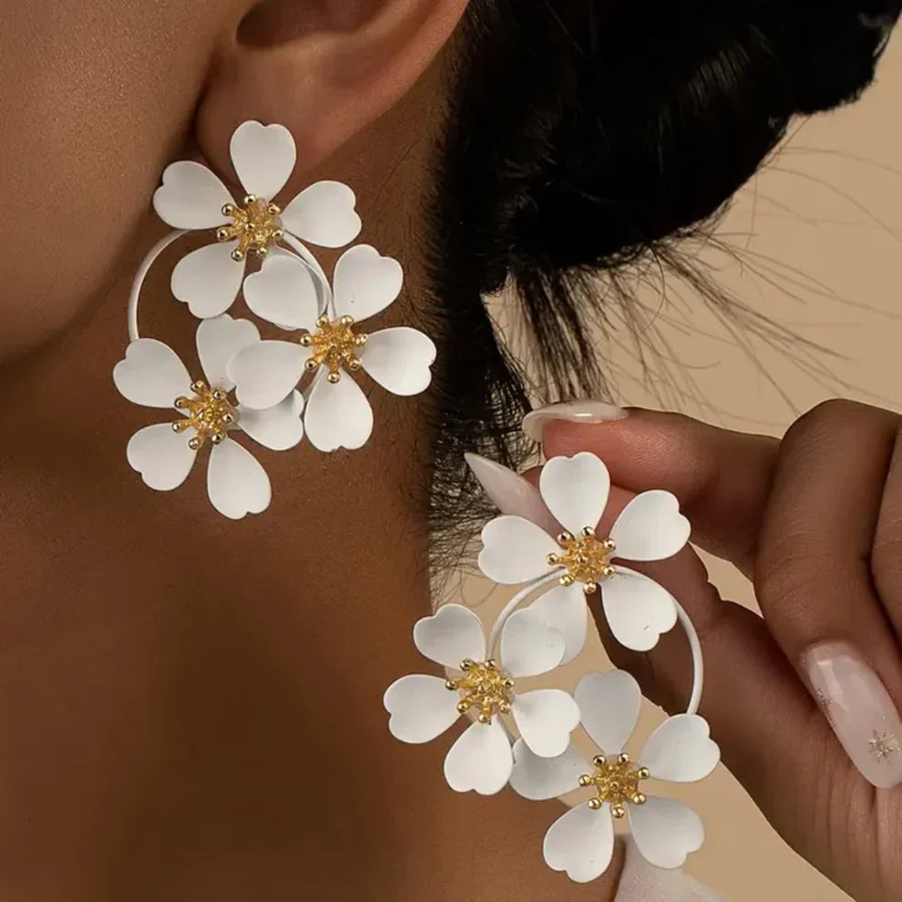 Vintage White Flower Drop Earrings