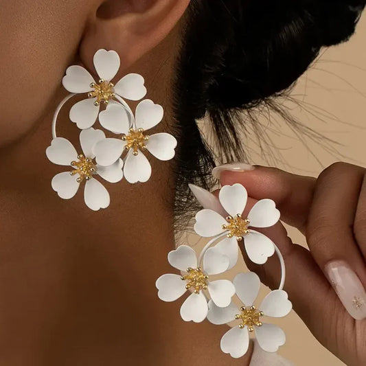 Vintage White Flower Drop Earrings