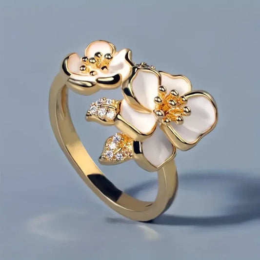 Vintage White Flower Ring